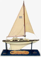 Vintage Eldon 'Racing Sloop' model sailboat. 'It really sails!' From the web's largest private collection of antiques & collectibles: https://www.ericwrobbel.com/collections